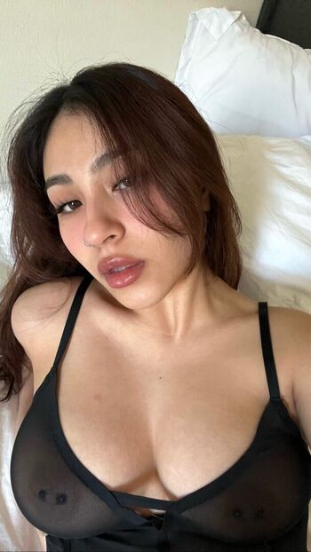 Full leaked Kimmyroxana private onlyfans photo