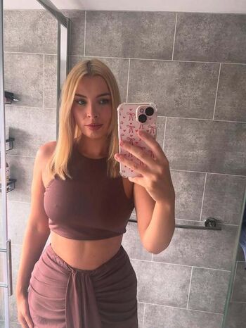 Full leaked Kirsty private onlyfans photo