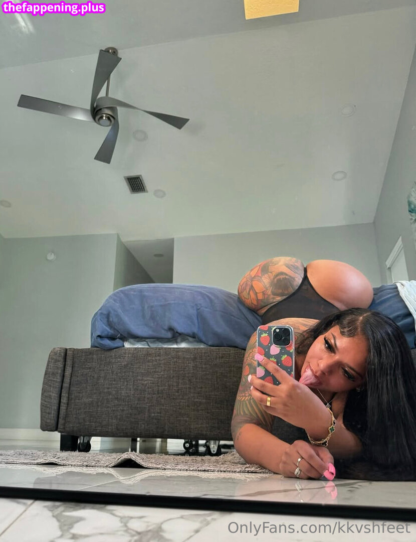 kkvsh / kkvshfeet Fotografie OnlyFans Dezbrăcată #19