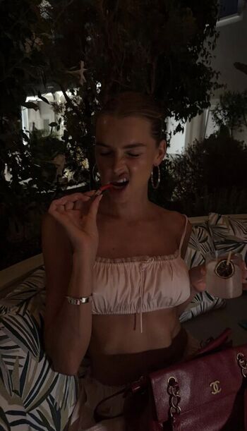 Full leaked Klarahellqvistt private onlyfans photo