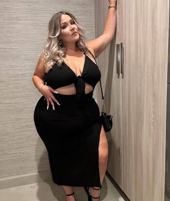 Full leaked Klivinglife private onlyfans photo
