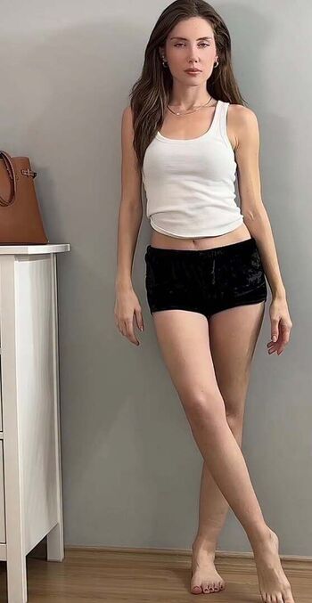 Full leaked Kubraarslan private onlyfans photo
