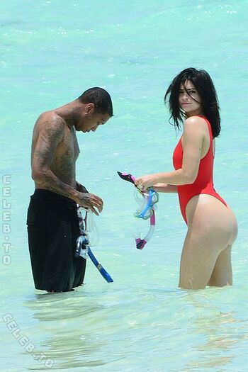 🔥 Kylie jenner  page leaked private photo uncensored full