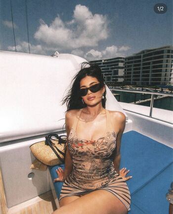 Full leaked Kylie jenner private onlyfans photo