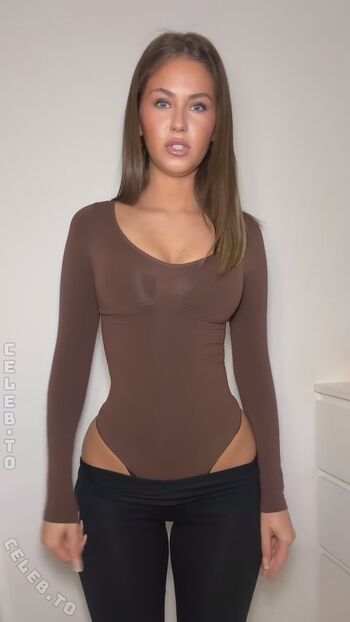 🔥 Laraemiii leaked private photo uncensored full