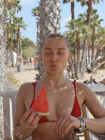 Full leaked Laratolksdorf private onlyfans photo