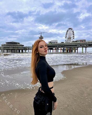 Full leaked Larissa private onlyfans photo