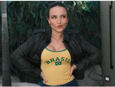 Larissa Manoela