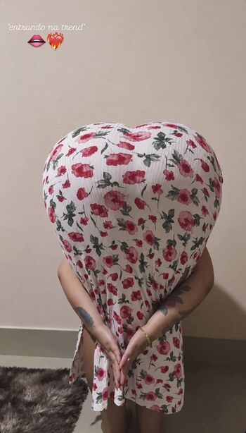 Full leaked Laryssacastro private onlyfans photo
