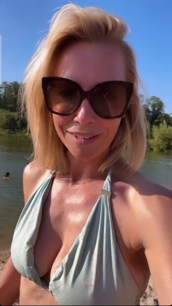 Laura Hamilton