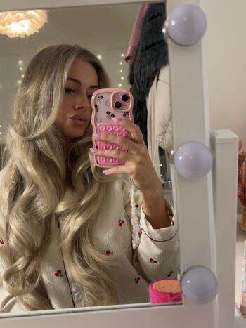 Full leaked Laura private onlyfans photo