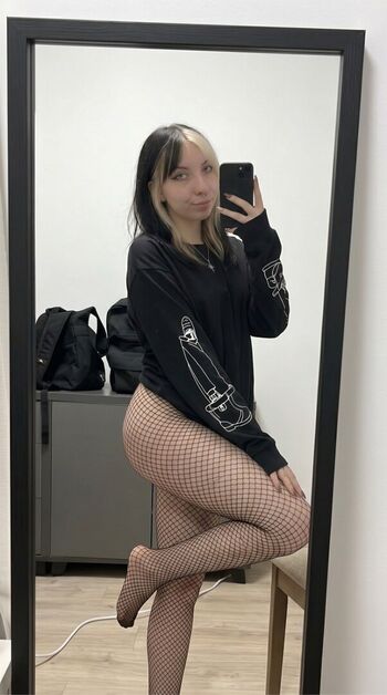 Full leaked Lauradoce private onlyfans photo