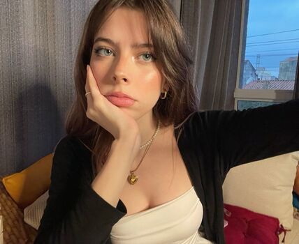 Full leaked Laurakatsz private onlyfans photo