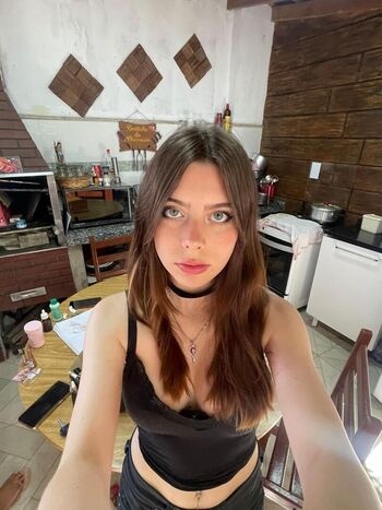 Full leaked Laurakatsz private onlyfans photo