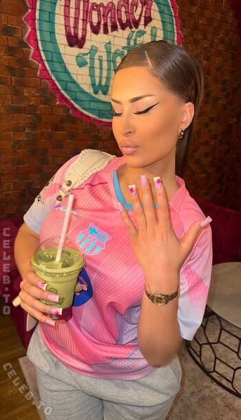 Full leaked Lauralianajane private onlyfans photo