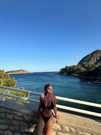 Full leaked Laurapourlesintimes private onlyfans photo