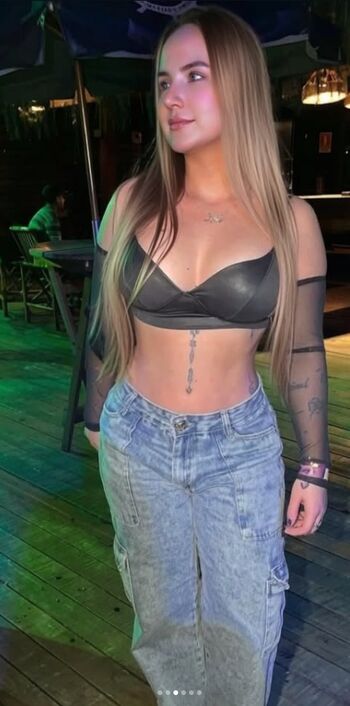 Full leaked Lauratavora private onlyfans photo