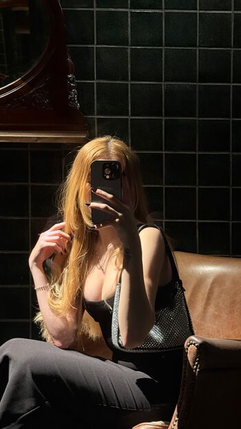 Full leaked Lavifiorio page private onlyfans photo