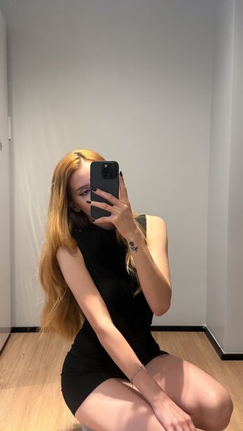 Full leaked Lavifiorio page private onlyfans photo