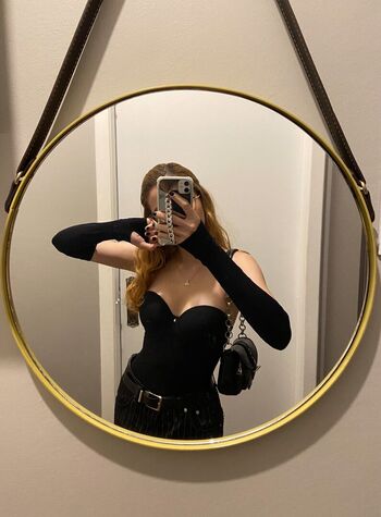 Full leaked Lavifiorio private onlyfans photo