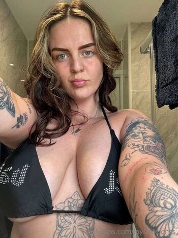 Full leaked Layandkay private onlyfans photo