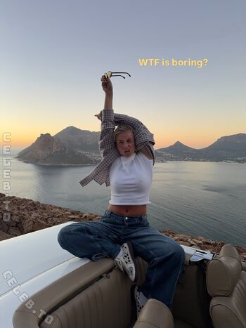 Full leaked Lea breuer private onlyfans photo