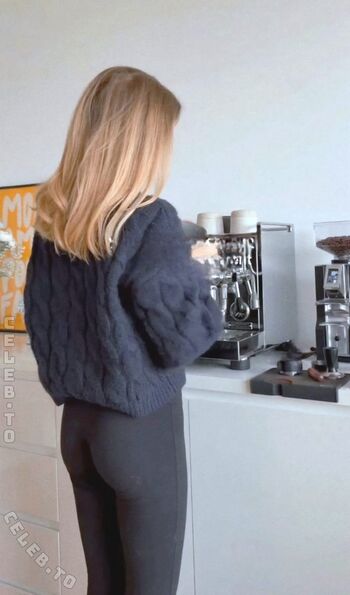 🔥 Lea peach  page leaked private photo uncensored full