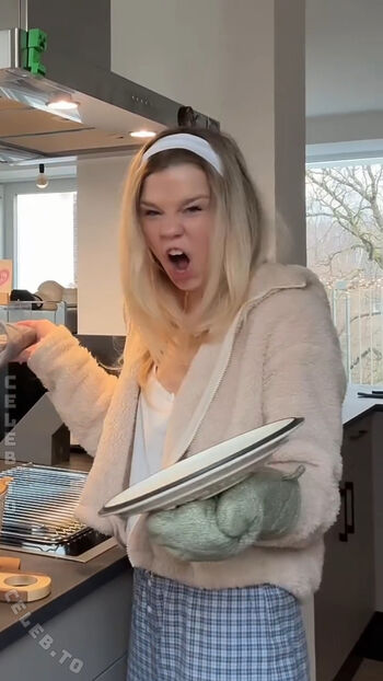 🔥 Lea peach  page leaked private photo uncensored full