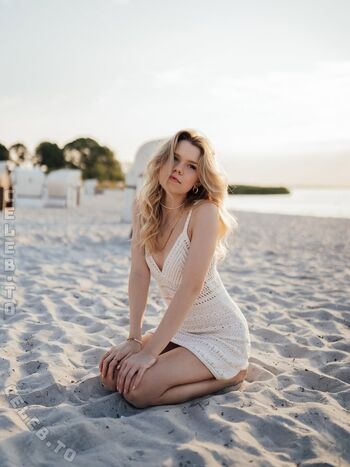 🔥 Lea peach  page leaked private photo uncensored full