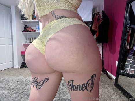 Full leaked Leeleezillafree private onlyfans photo