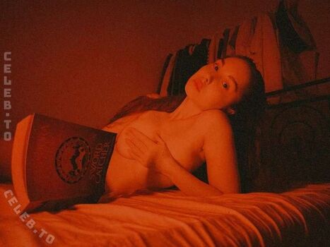 Full leaked Leratlerat page private onlyfans photo