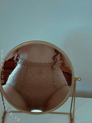 Full leaked Leratlerat page private onlyfans photo