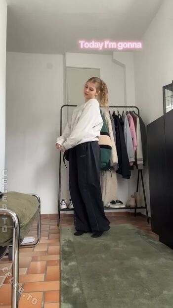 Full leaked Lesley bunny private onlyfans photo