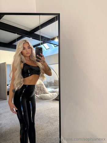 Full leaked Lexiehulll private onlyfans photo