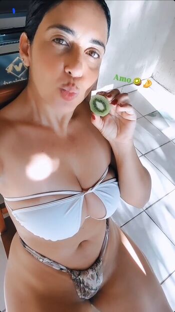 Lia Castro