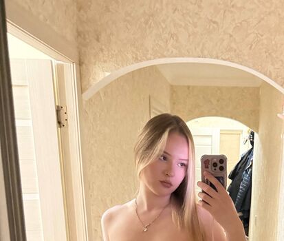 Full leaked Lili asmr private onlyfans photo