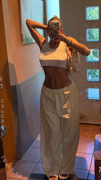 Full leaked Lillimsr private onlyfans photo