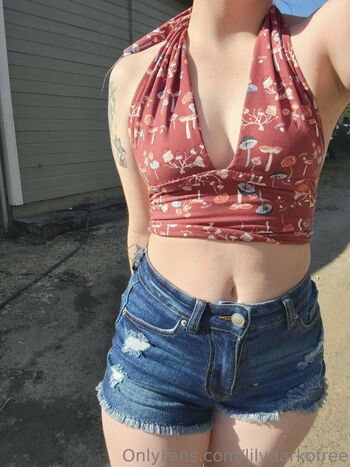 Full leaked Lilydarkofree private onlyfans photo