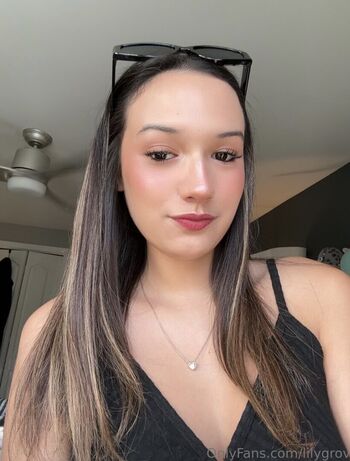 Full leaked Lilygrov private onlyfans photo