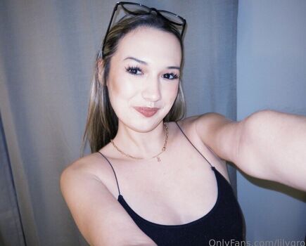 Full leaked Lilygrov private onlyfans photo
