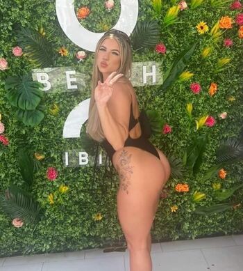 Full leaked Liviabolger private onlyfans photo