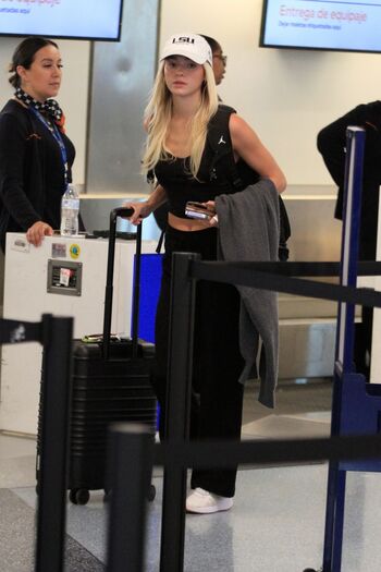 🔥 Livvy dunne  page leaked private photo uncensored full