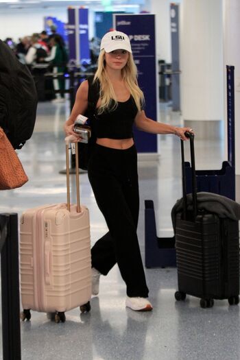 🔥 Livvy dunne  page leaked private photo uncensored full