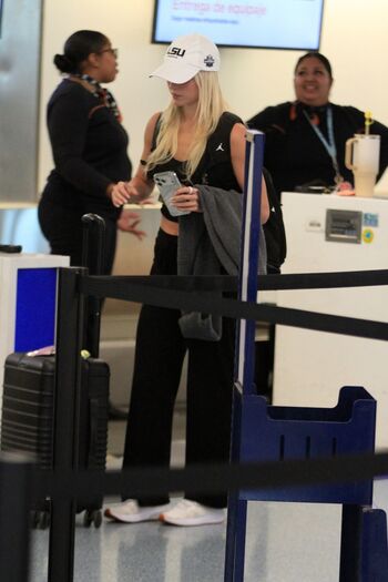 🔥 Livvy dunne  page leaked private photo uncensored full