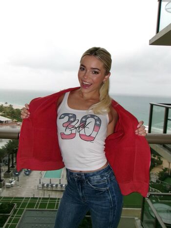 🔥 Livvy dunne  page leaked private photo uncensored full