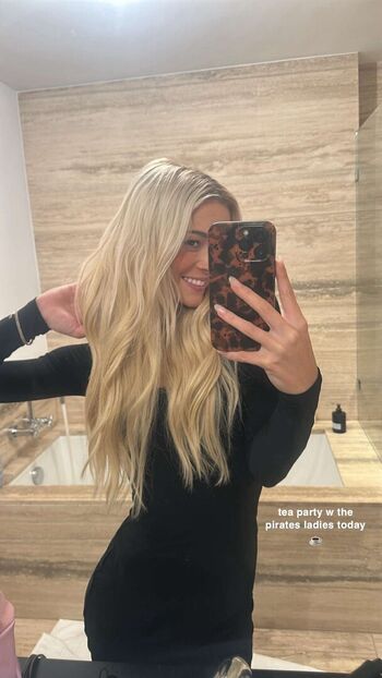 🔥 Livvy dunne  page leaked private photo uncensored full