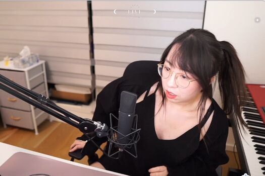 Full leaked Lolnatsumiii private onlyfans photo