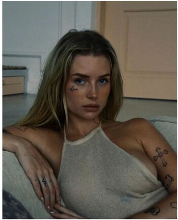 Full leaked Lottie moss private onlyfans photo