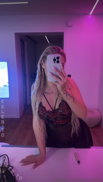 Full leaked Louryamory private onlyfans photo