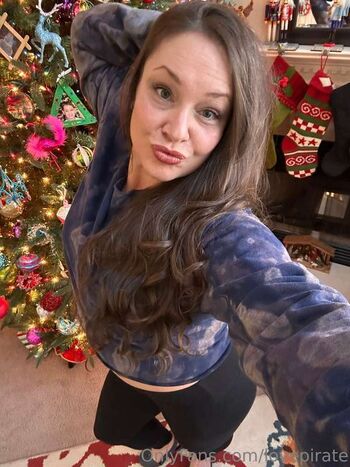 Full leaked Lovepirate private onlyfans photo